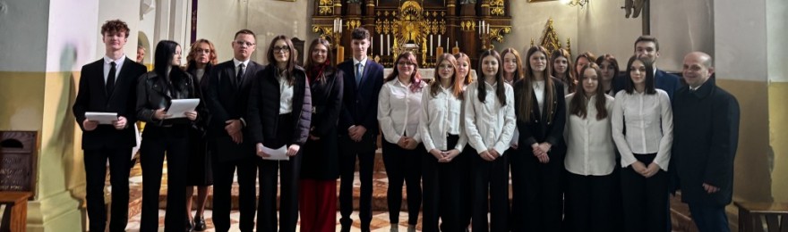 Pamięć, która nie gaśnie – ZS Grójec oddaje hołd bohaterom