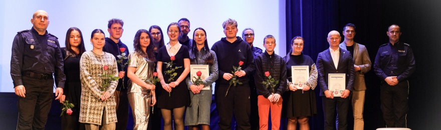 Debata i przedstawienie na temat hejtu w Grójeckim Ośrodku Kultury